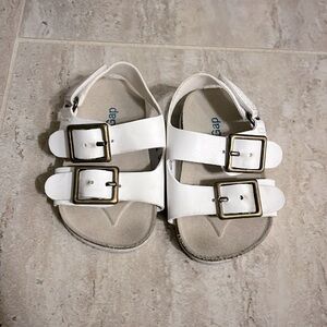 Baby Gap leather buckle sandals 3-6 months